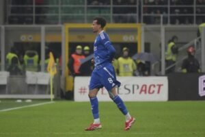 library_upload_21_2025_03_996x664_dele-alli_81db759